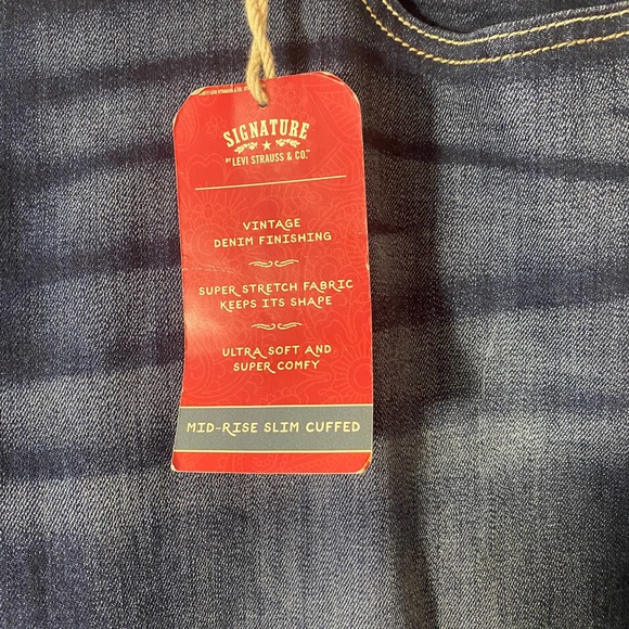 Signature Levis Gold Mid Rise Slim Cuffed Stretch Jeans NWT Size 24M 24 M - Picture 3 of 6